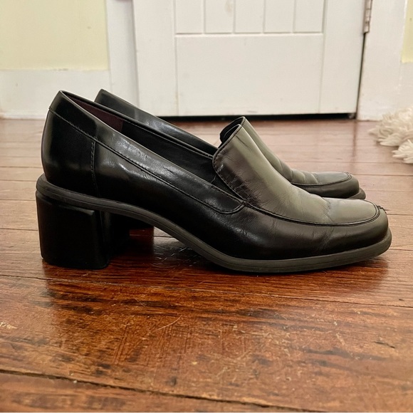 y2k black leather Naturalizer block heel loafers with a square toe in size 5.5 - Picture 2 of 8